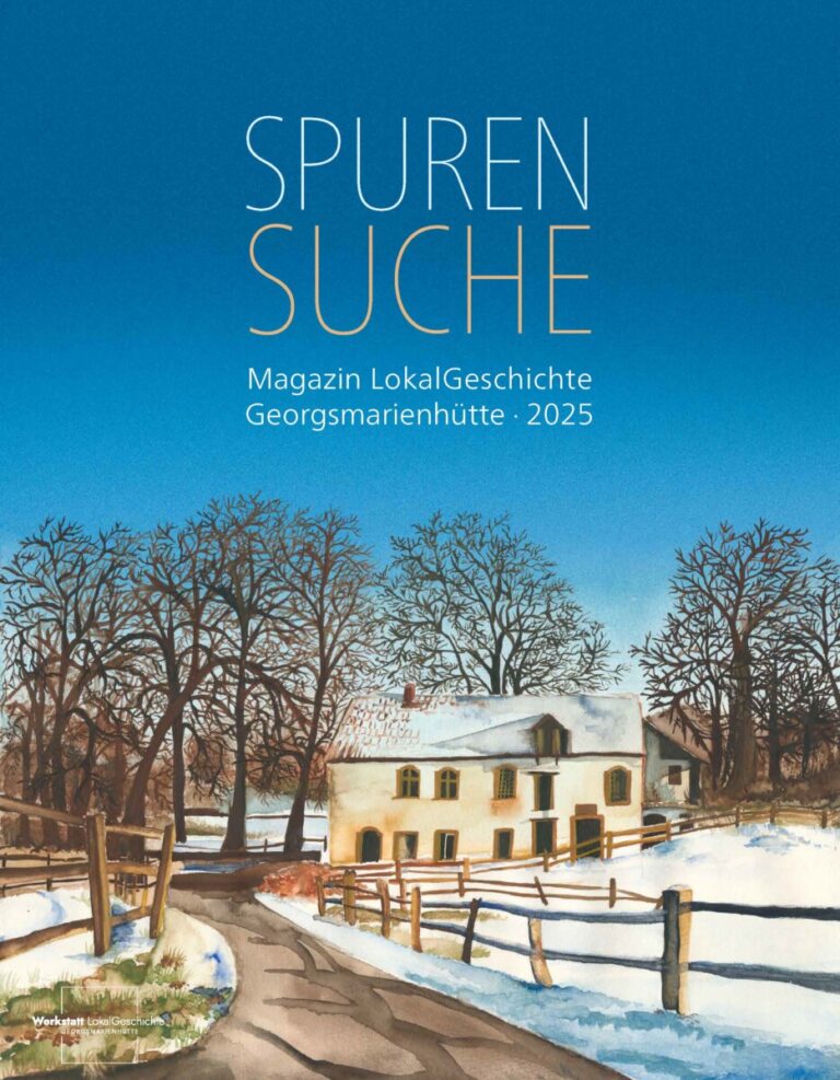 Das Bild ist die Titelseite der Spurensuche 2025 und stellt vor blauem Hintergrund die gemalte Oeseder Mühle dar. Diese wird im Hintergrund von großen Bäumen eingerahmnt, im Vordergrund ist der Zuweg zu sehen. Alles ist angesiedelt in verschneiter Winterlandschaft.